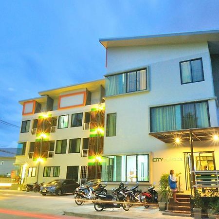 City Ratsada Lampang Buitenkant foto