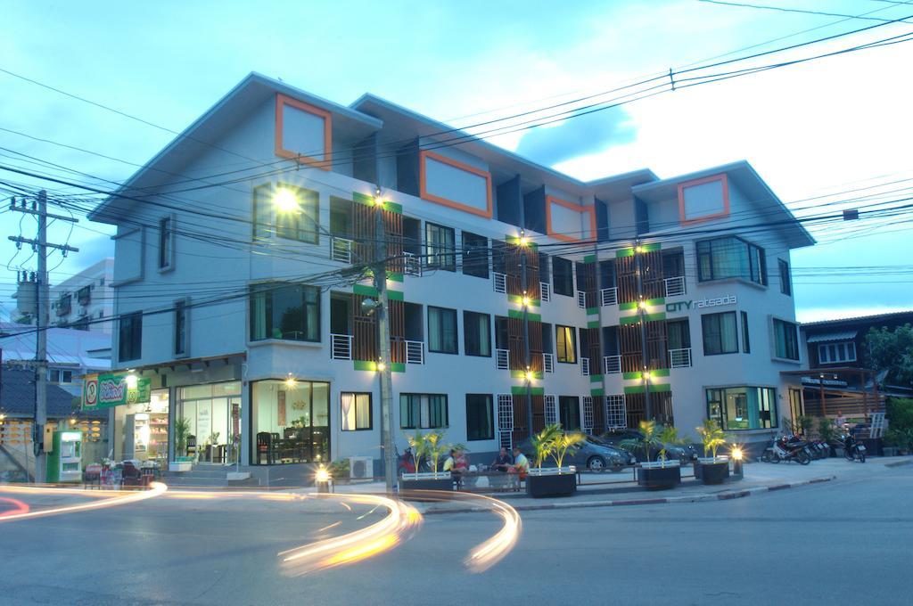 City Ratsada Lampang Buitenkant foto