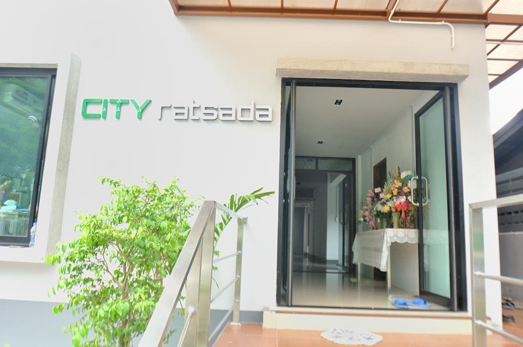 City Ratsada Lampang Buitenkant foto