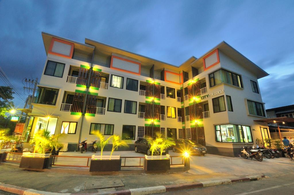 City Ratsada Lampang Buitenkant foto